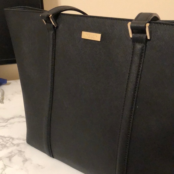 kate spade Handbags - Black Kate Spade Tote